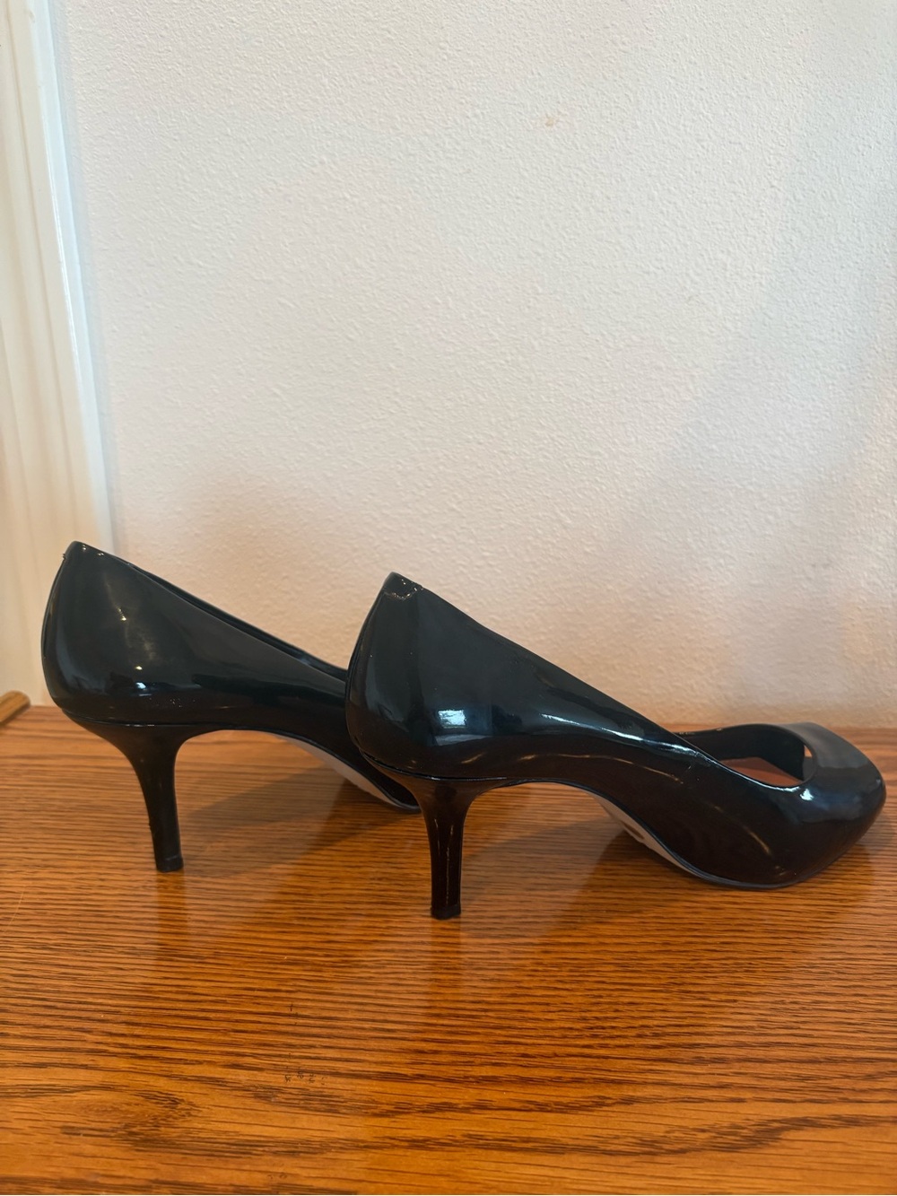 Vince Camuto Black Patent Leather Mid-Kitten Heel Pumps